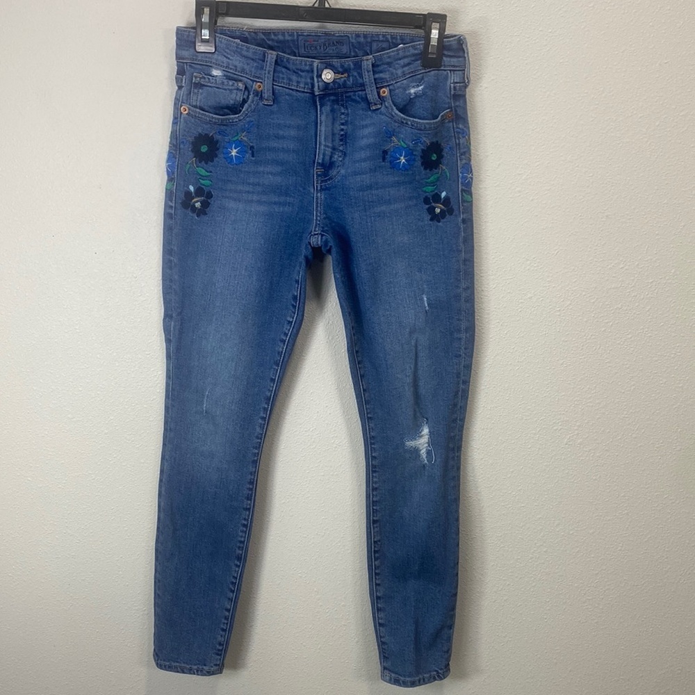 Lucky brand embroidered distressed cropped jeans pets premium‎